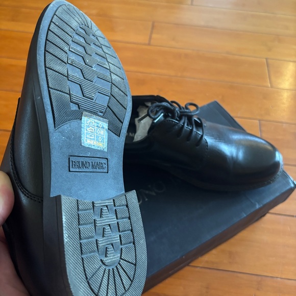Bruno Marc Boys Dress Shoes, Size 6 - Picture 4 of 7